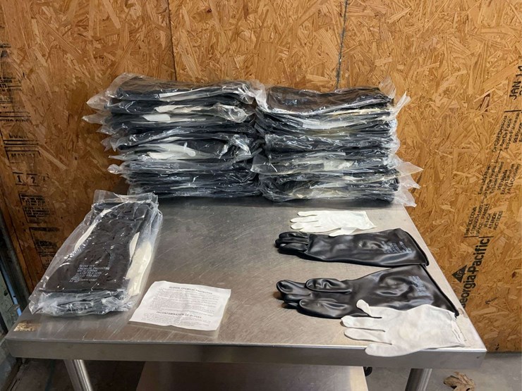 4-1/2-dozen-large-chemical-protective-gloves-image-4