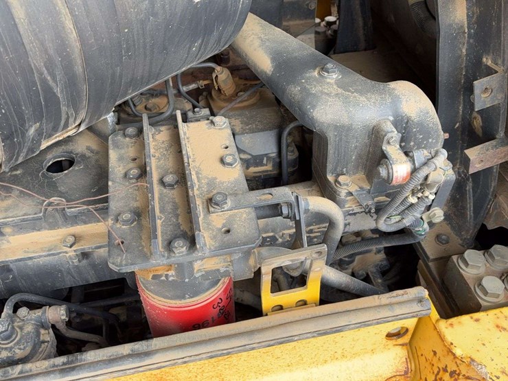 2002-komatsu-d65ex-image-26