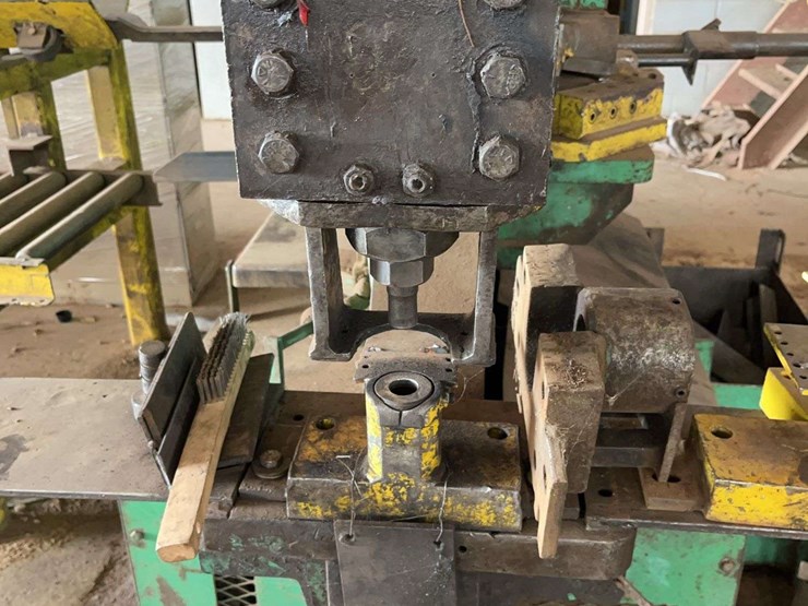 95-ton-uni-hydro-iron-worker-image-10