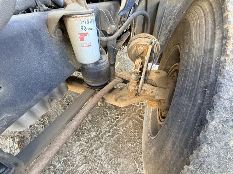 2007-freightliner-columbia-120-image-48