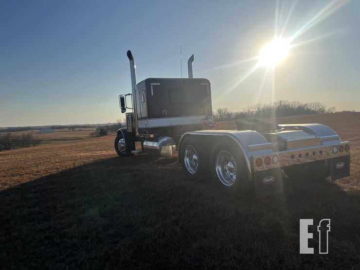 2007-peterbilt-379-image-5