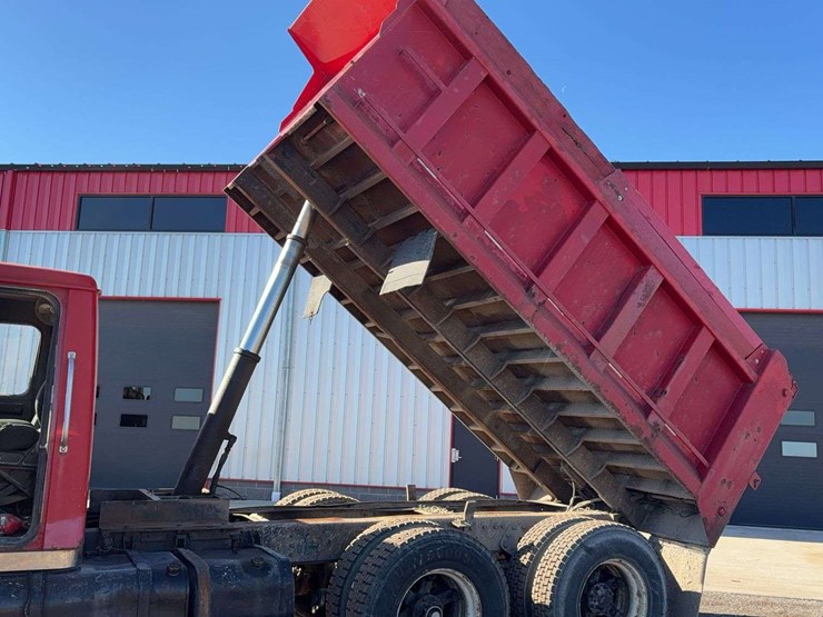 1993-international-4900-image-41