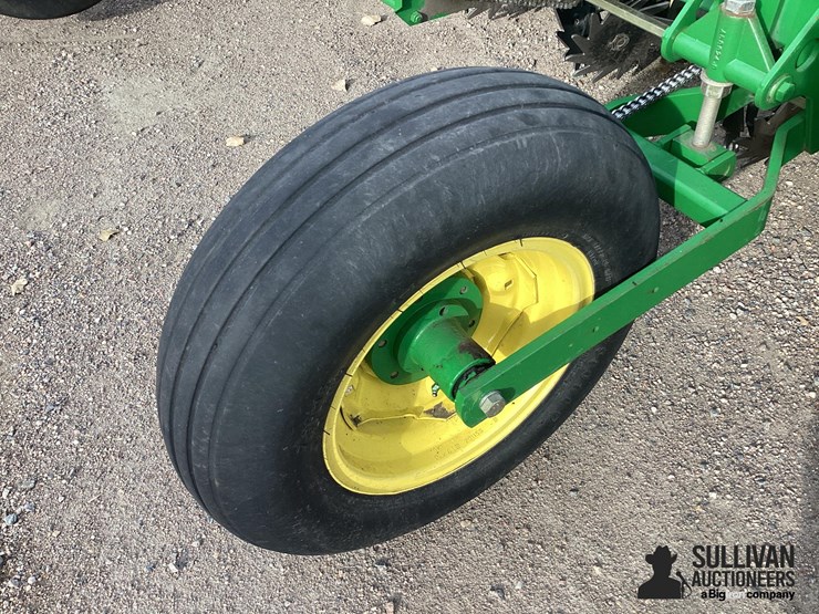 john-deere-700-image-12