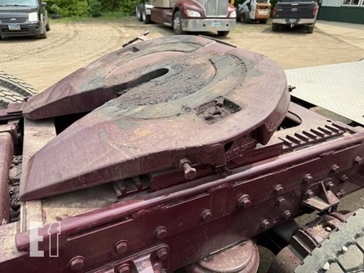 2002-peterbilt-379-image-49