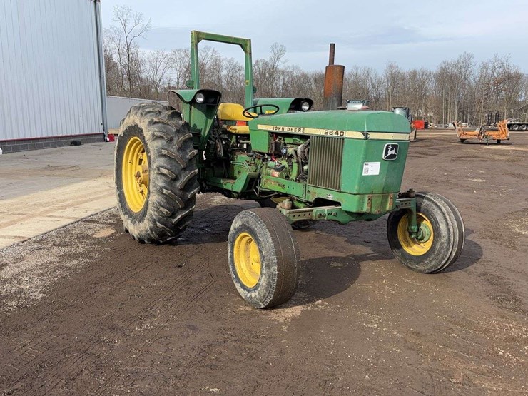 john-deere-2640-image-2
