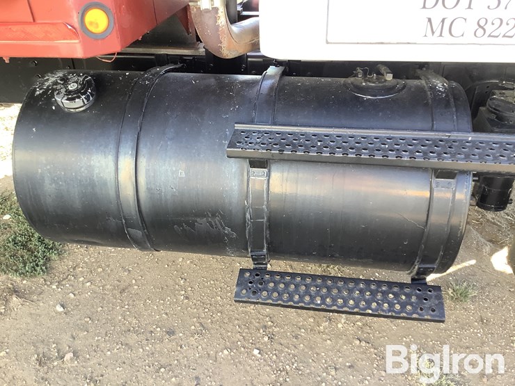 international-8100-image-18