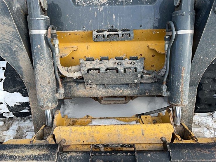 2020-deere-333g-image-3