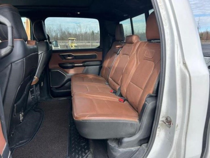 2020-ram-1500-laramie-longhorn-image-24