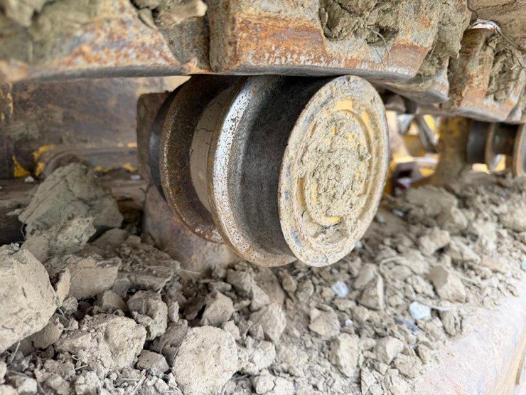 2015-komatsu-d51ex-22-image-23