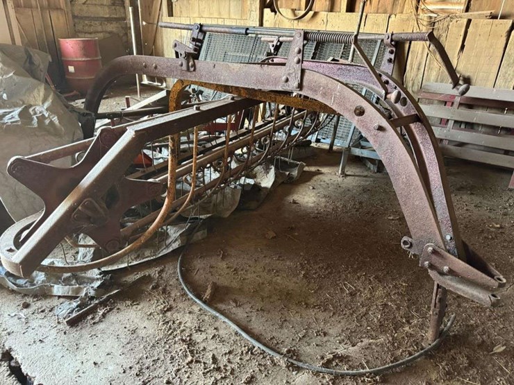 new-holland-rake-image-1