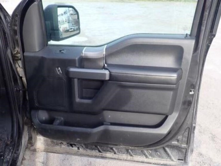 ford-f150-xlt-image-37