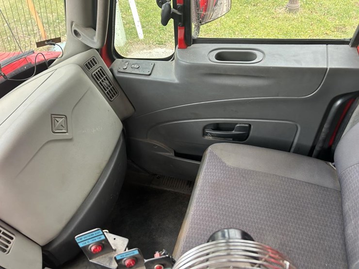 #1673-•-2002-international-workstar-tri-axle-dump-truck-image-51