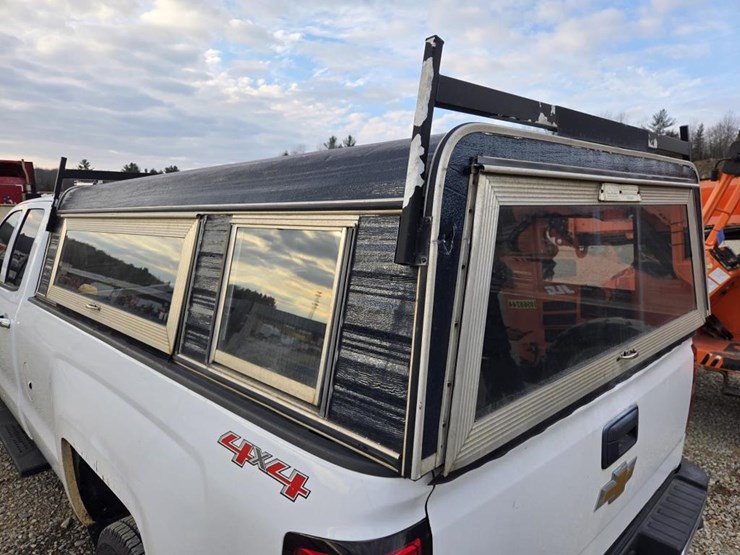 2015-chevrolet-silverado-2500hd-image-25