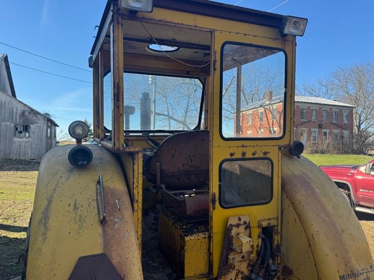 minneapolis-moline-g1000-image-12