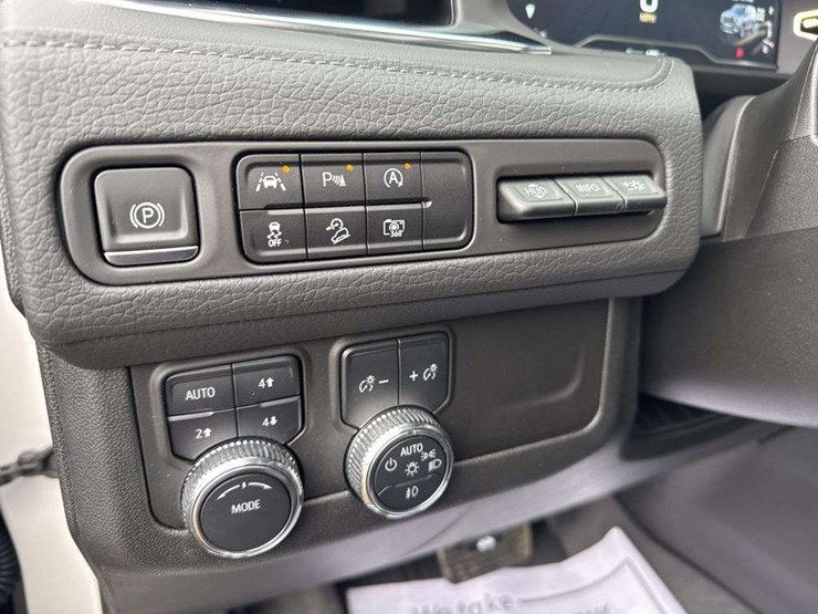 2023-gmc-yukon-denali-image-27