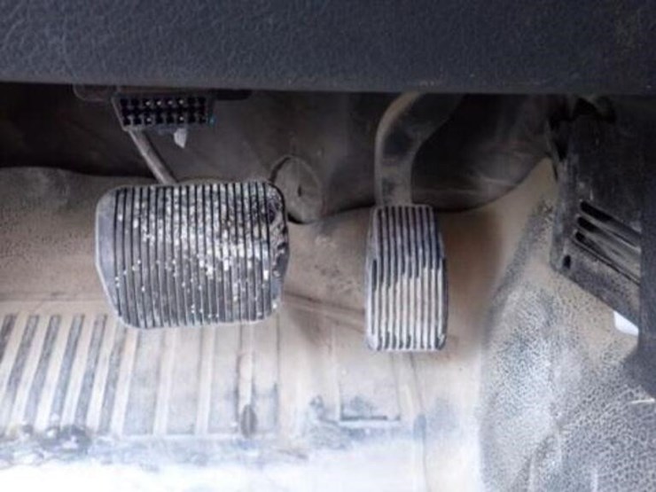 2014-ford-f150-xl-image-32