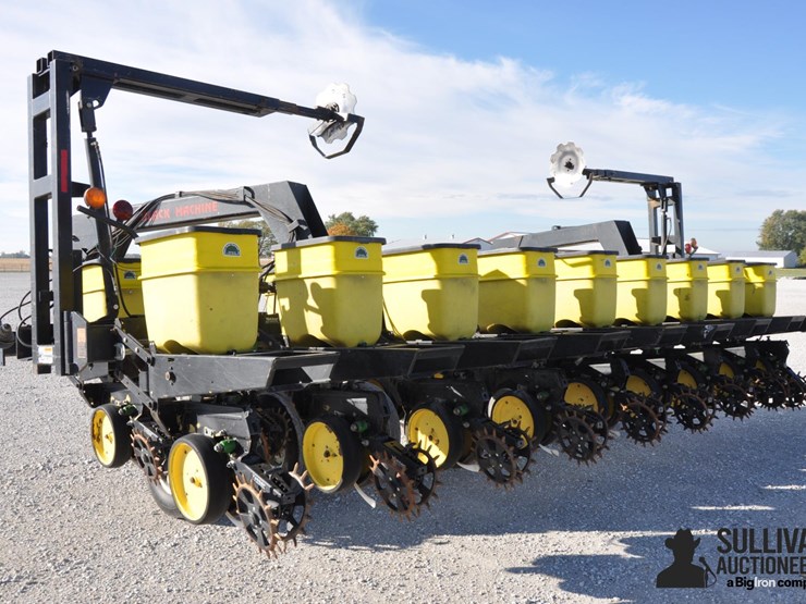 black-machine-16-17-image-7