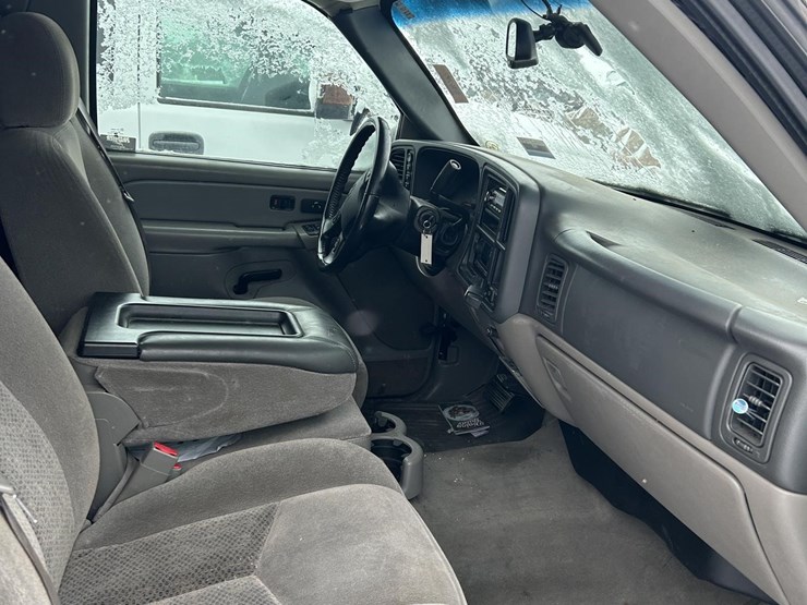 2005-chevrolet-avalanche-1500-image-15