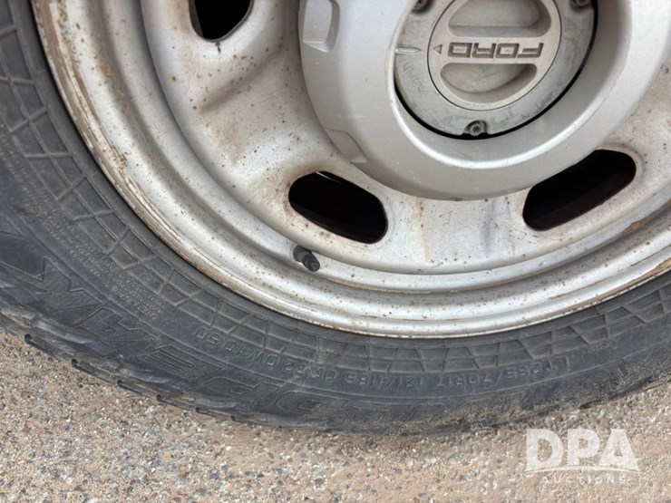 ford-f250-xl-image-25