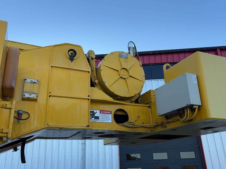 1993-grove-tms700b-image-49