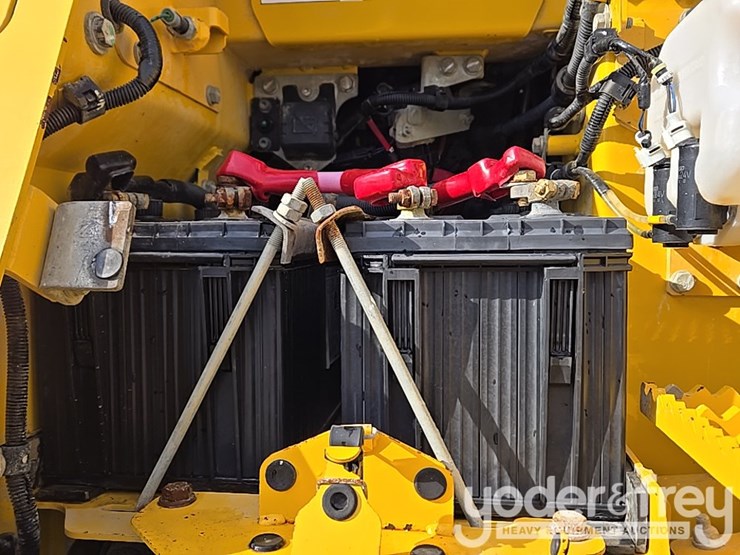 2018-komatsu-d61pxi-24-image-59