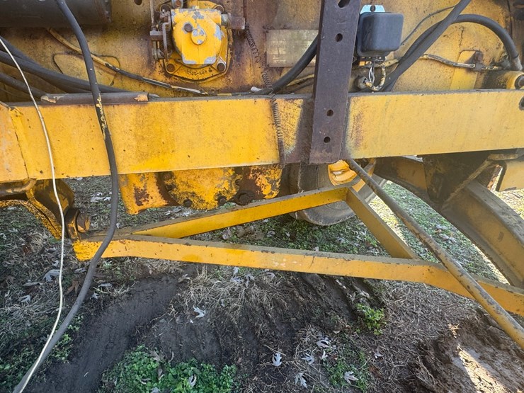 minneapolis-moline-g1000-image-27