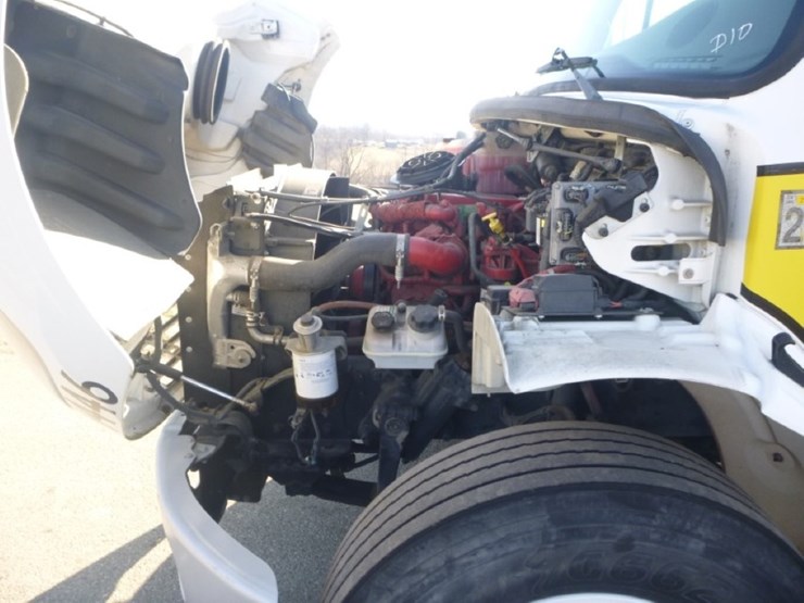 freightliner-m2-106-image-23