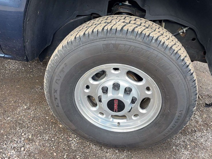 2006-gmc-2500-image-10