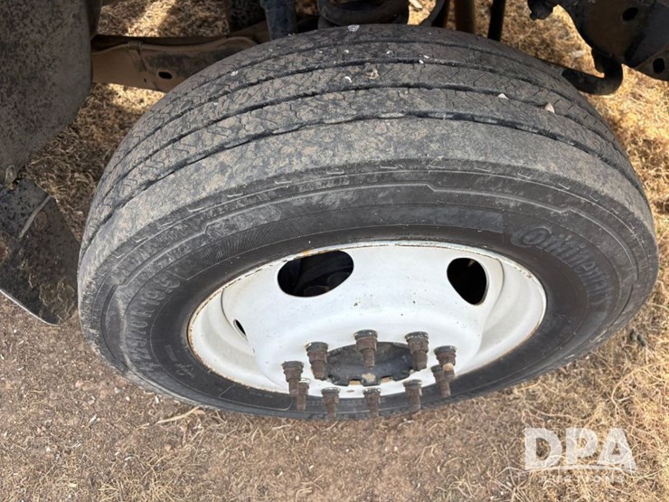 2011-ford-f550-image-46