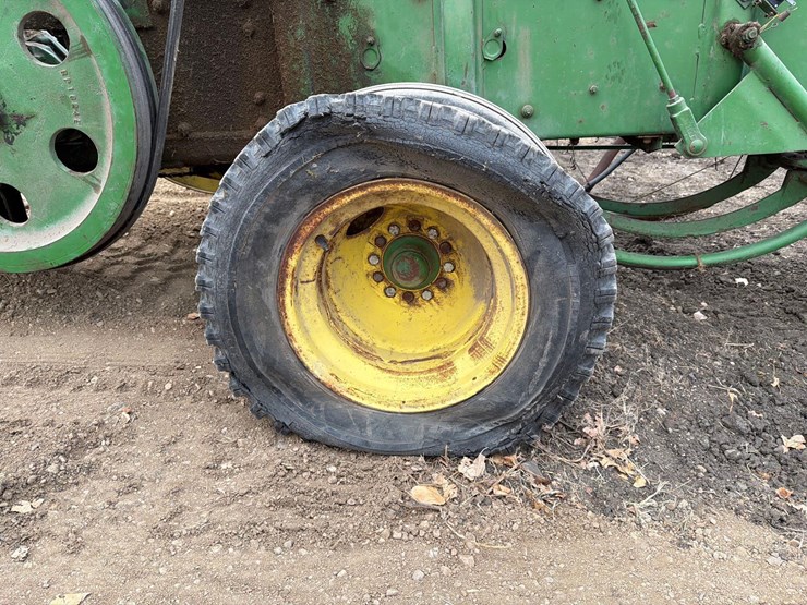 john-deere-24t-image-17