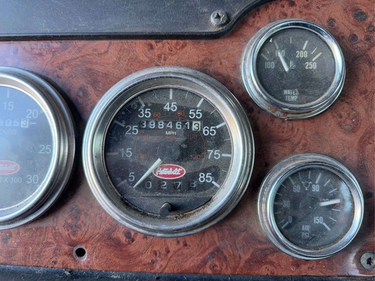 2004-peterbilt-357-image-85