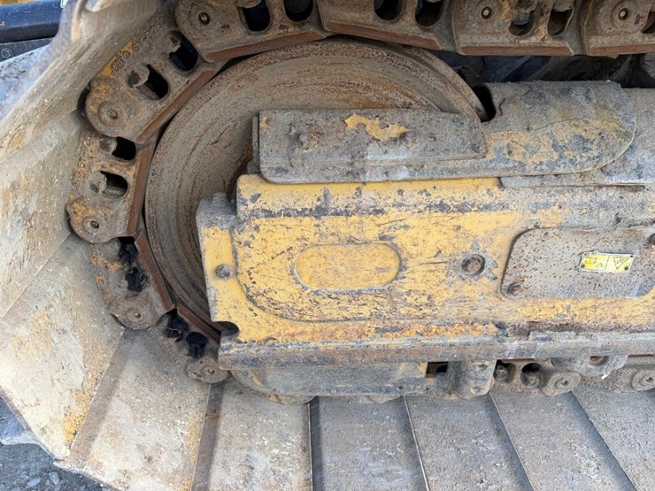 2019-caterpillar-d5k2-image-13