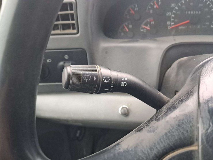 2009-ford-f750-image-28