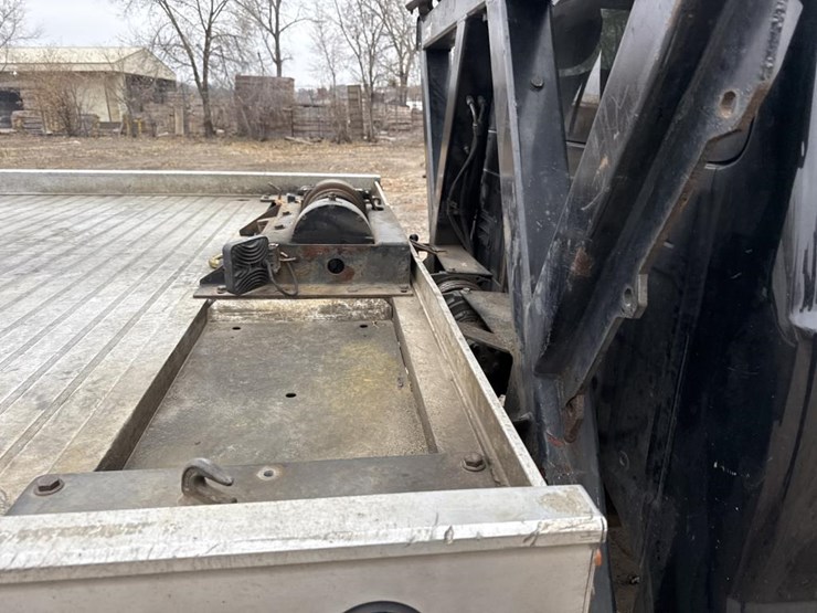 ford-f550-xlt-image-24