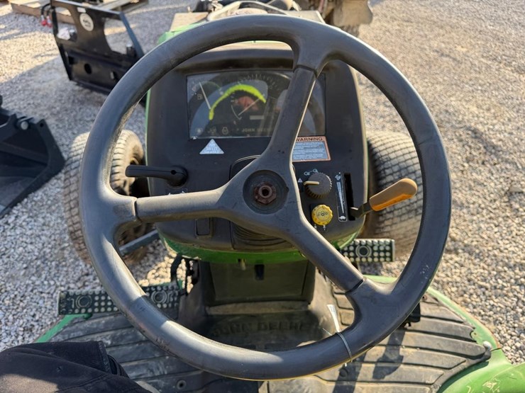 john-deere-4700-image-21