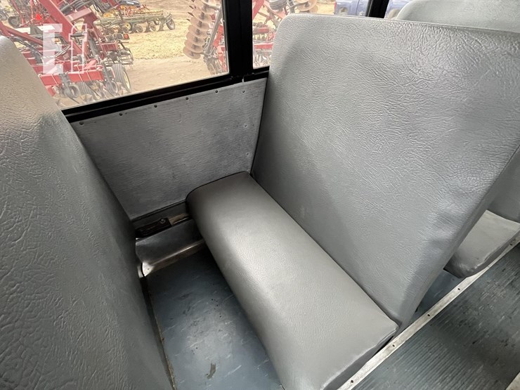 2014-thomas-saf-t-liner-c2-image-21