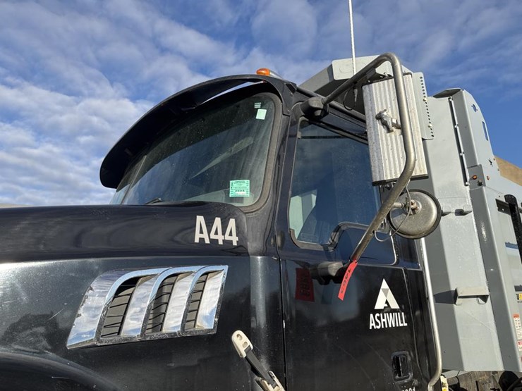 #1463-•-2007-mack-quad-axle-dump-truck-image-11