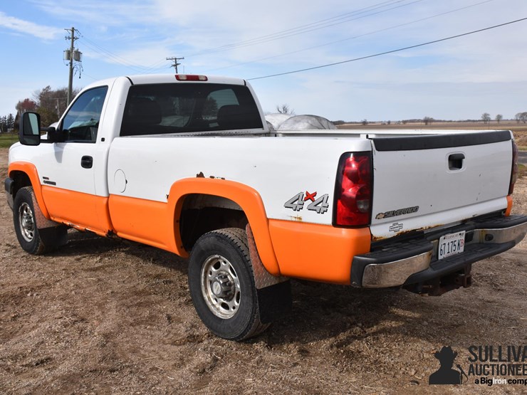 2006-chevrolet-silverado-2500-image-7