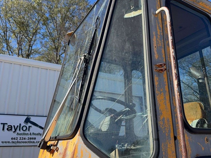 john-deere-444-image-12