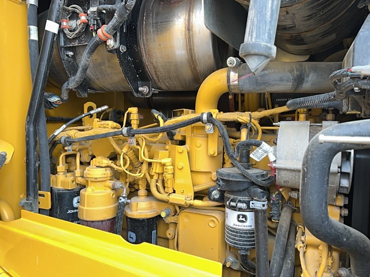 2021-deere-624p-image-11
