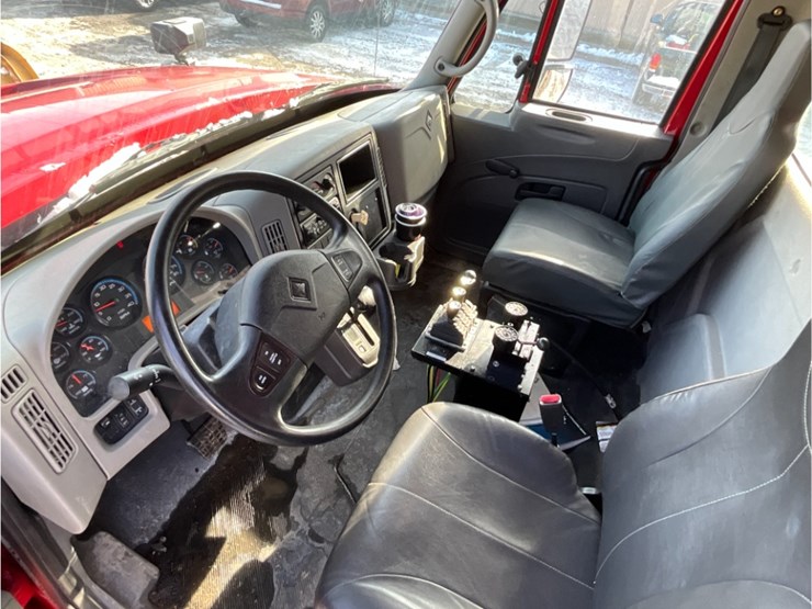 international-7400-image-20