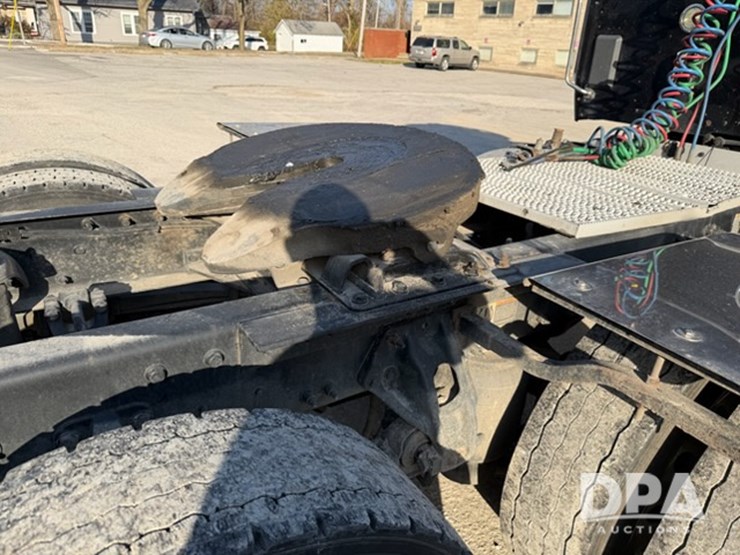 peterbilt-567-image-28