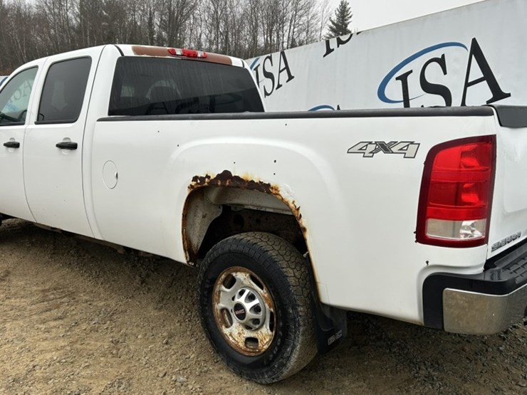 2011-gmc-2500-image-3