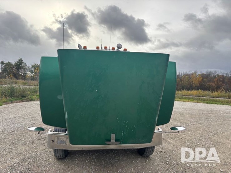 peterbilt-385-image-28