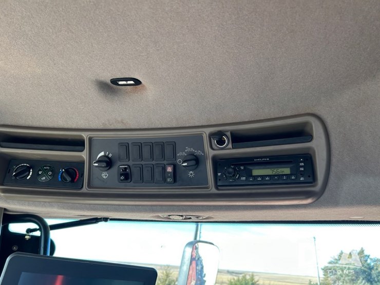 case-ih-patriot-4440-image-73