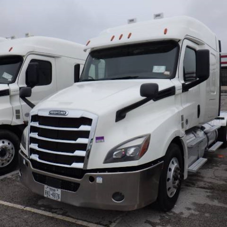 FREIGHTLINER CASCADIA 126
