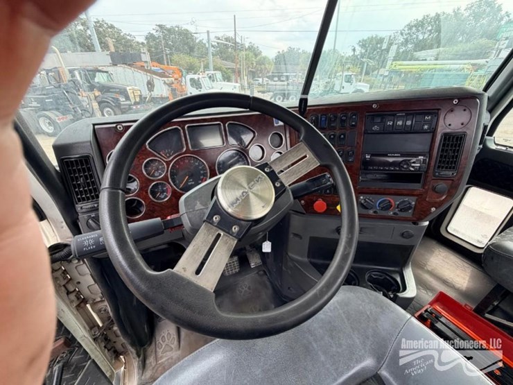 2015-mack-cxu613-truck,-vin-#-1m1aw02y7fm051566-image-9