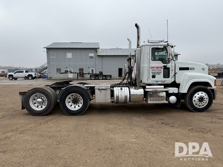 2017-mack-pinnacle-chu613-image-4