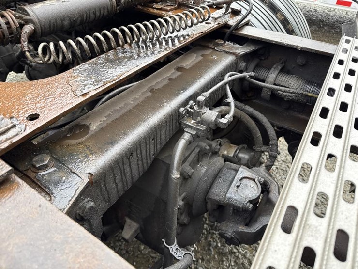 1999-peterbilt-379-image-52