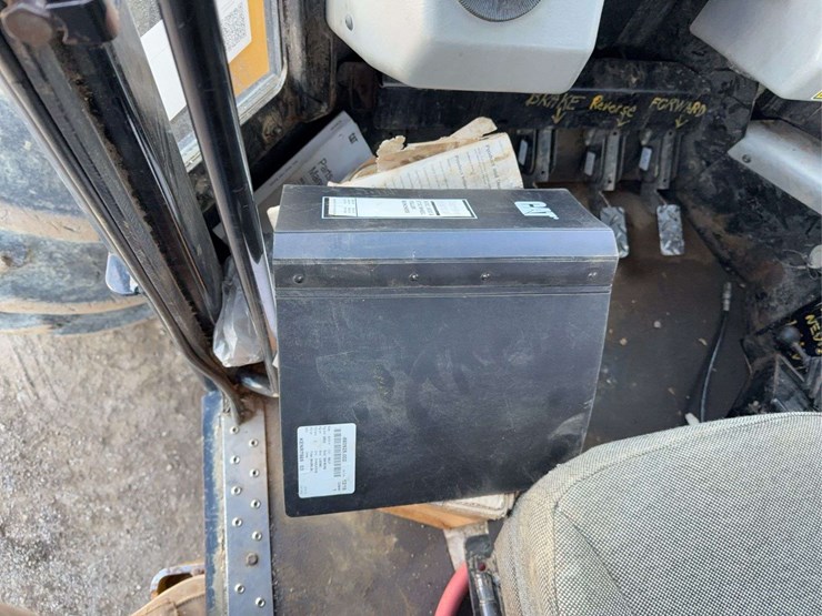 caterpillar-563c-image-28